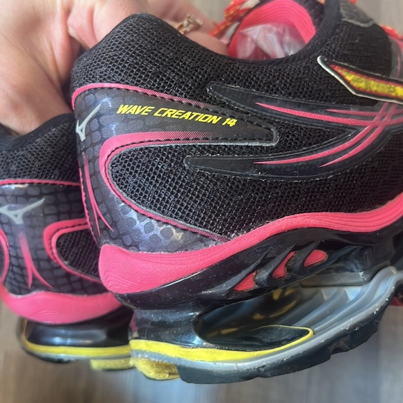 Mizuno Dynomotion Red & Yellow athletic Sneaker size 9.5 - Picture 10 of 13